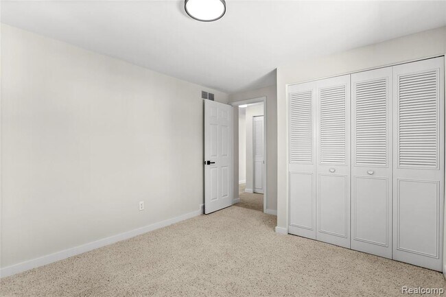 Building Photo - 3715 Ledge Dr