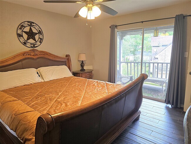 Building Photo - 560 Brandon Rd