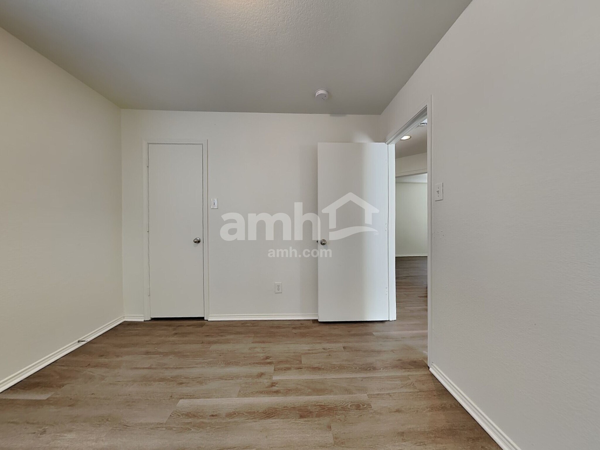 Building Photo - 1995 Kickapoo Trl