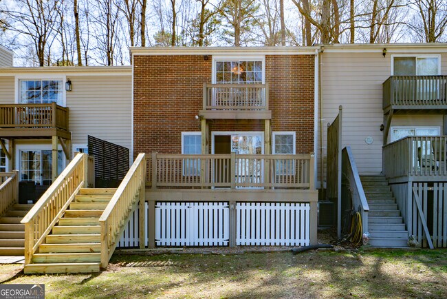 Building Photo - 384 Arrowhead Trail NE