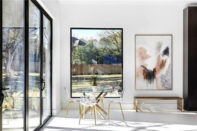 Building Photo - 3600 Lower Roswell Rd