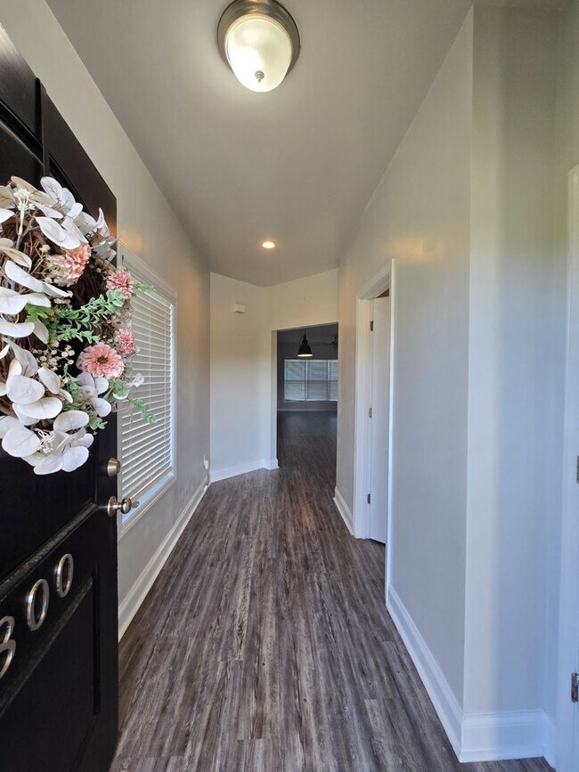 Building Photo - Beautiful home in popular Heritage Bay - F...