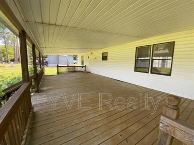 Building Photo - 282 Fountain Lake Dr