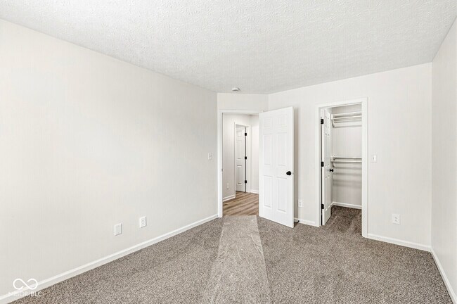 Building Photo - 2747 Foxbriar Pl