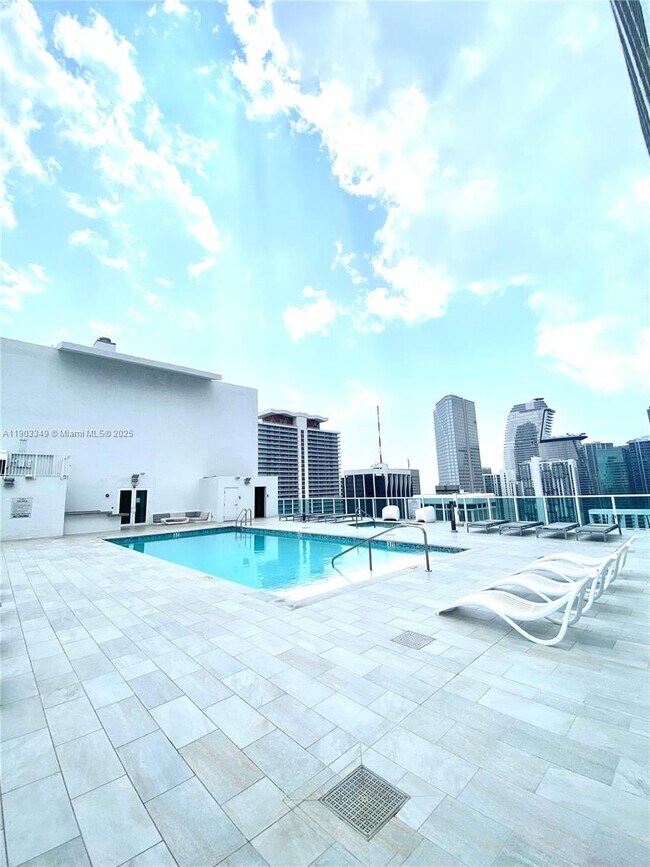 Building Photo - 133 NE 2nd Ave