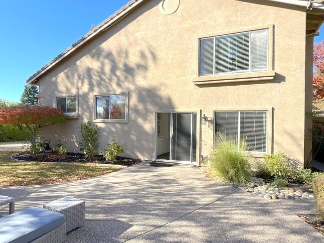 Building Photo - Highly Upgraded Home In Sought After Bette...