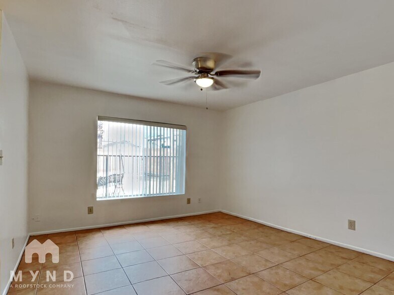 Building Photo - 3114 W Anderson Dr