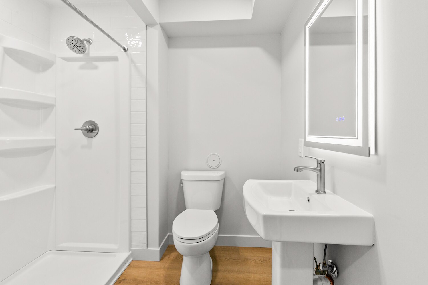 Bathroom - 425 W Lincoln St