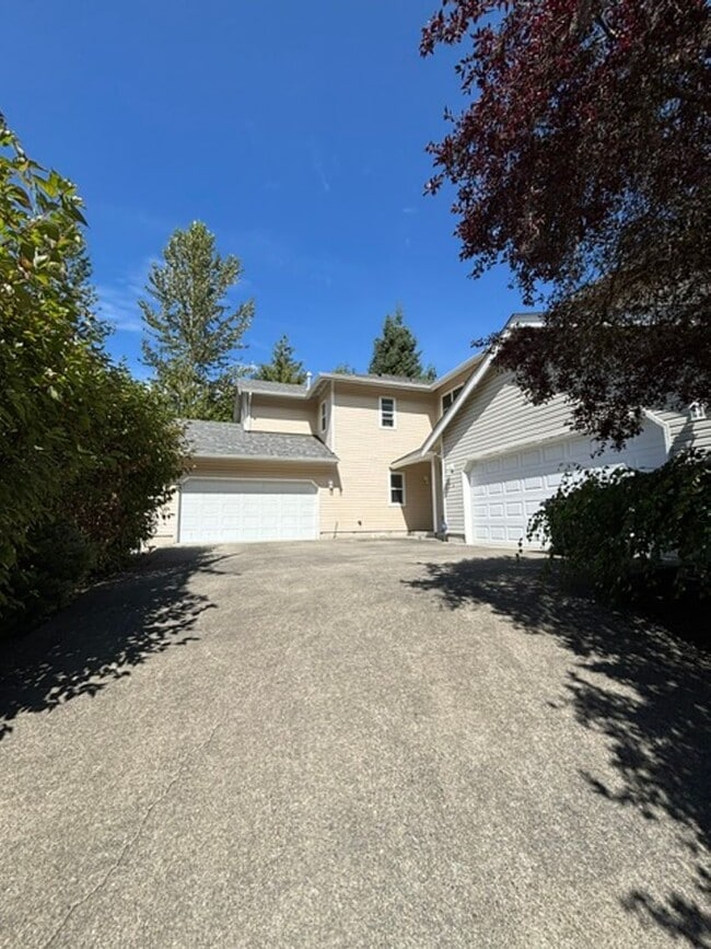 Building Photo - 3301 Park Ln