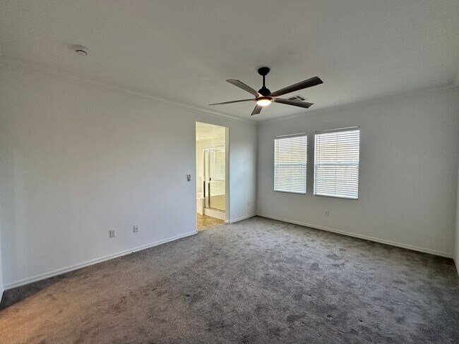 Building Photo - Summerlin Townhome