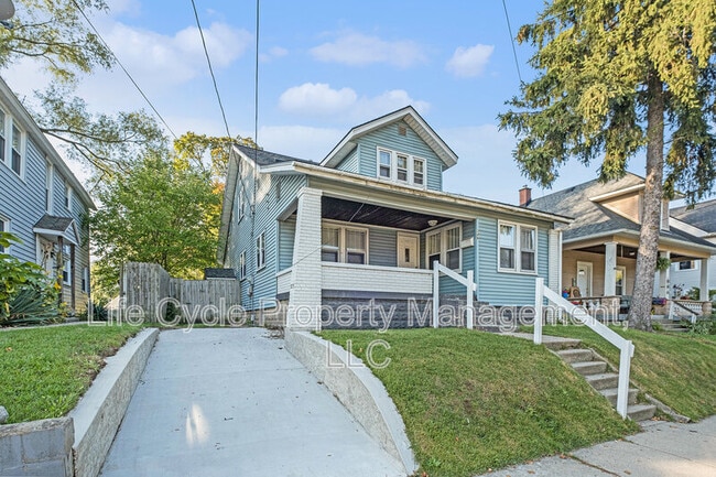 Building Photo - 346 Quimby St NE