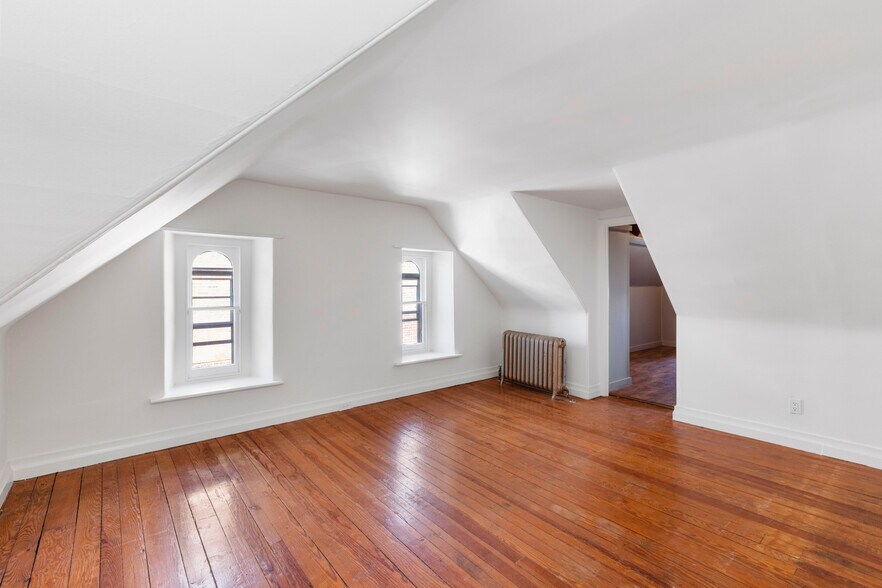 Building Photo - 75 W Ashland St