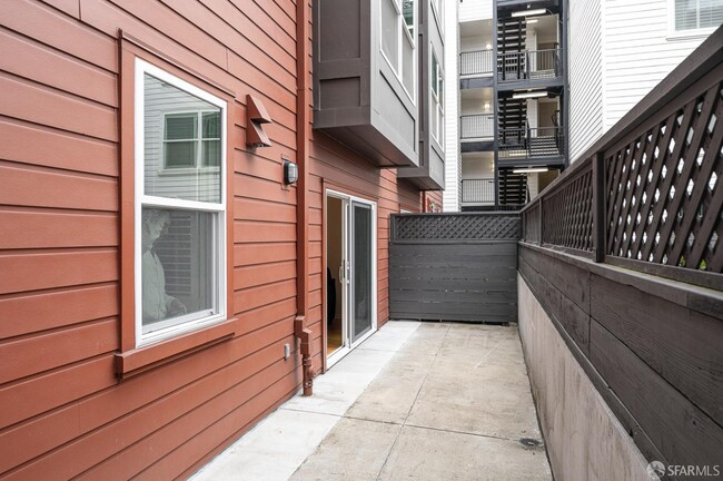 Building Photo - 8400 Oceanview Terrace