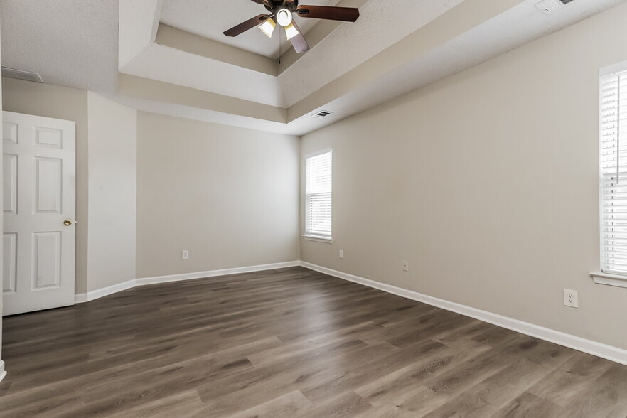 Building Photo - 105 Braelinn Creek Path