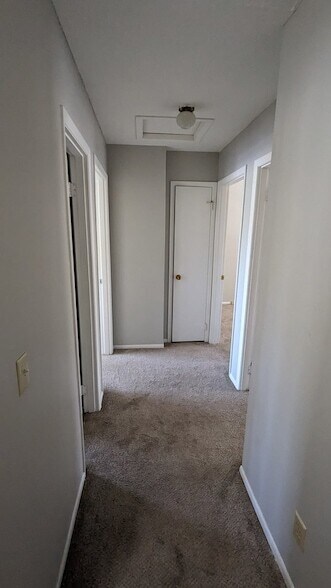 Building Photo - 901 Olmstead Dr
