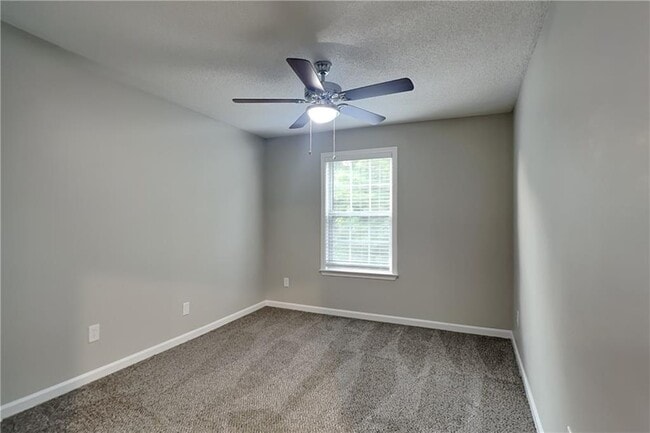 Building Photo - 3206 Claybrooke Dr NE