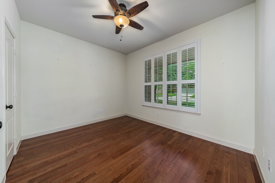 Building Photo - 5708 Sapphire Pool Trl