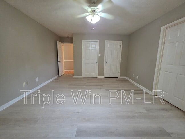 Building Photo - 12 Gold Meadow Loop