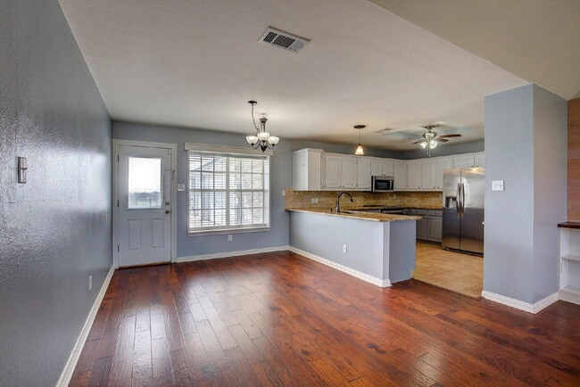 Building Photo - Updated 3 Bedroom Home with a Barn on 2.5 Acres!