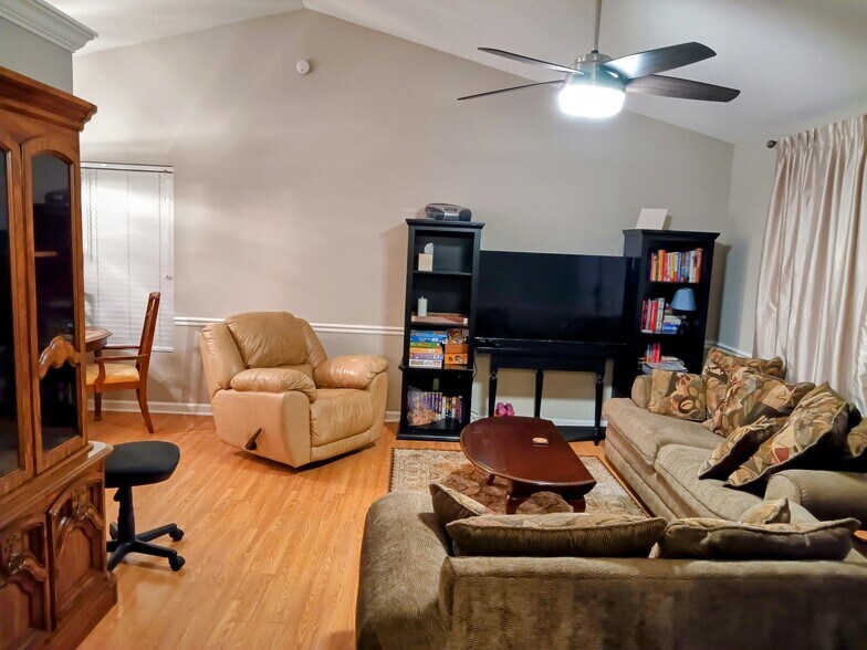 Building Photo - 2901 Westgate Dr