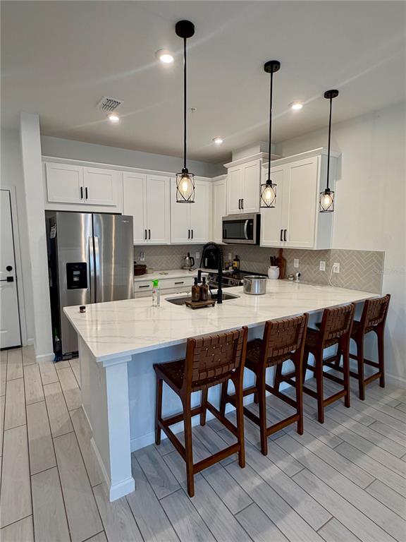 Building Photo - 9855 Walkway Dr