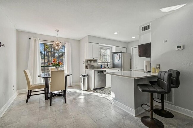 Building Photo - 8742 Mallard Reserve Dr