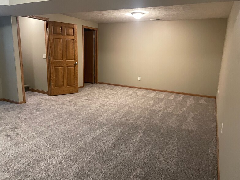 Building Photo - 7364 Mercy Ln