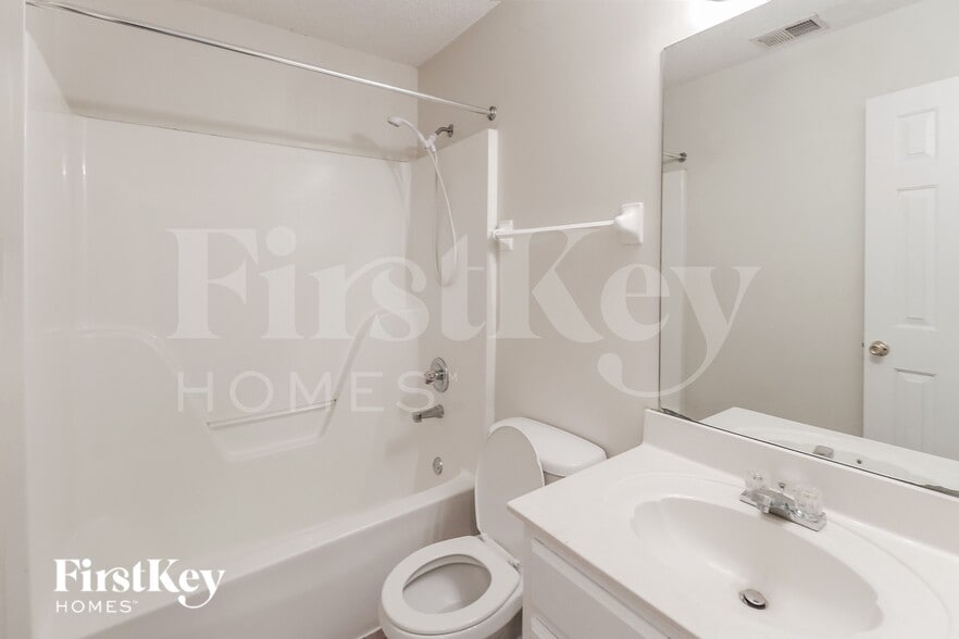 Building Photo - 4458 Shadow Creek St