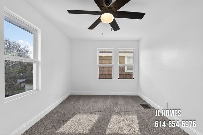 Building Photo - 512 Larcomb Ave