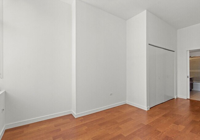 Building Photo - 235 W Van Buren St