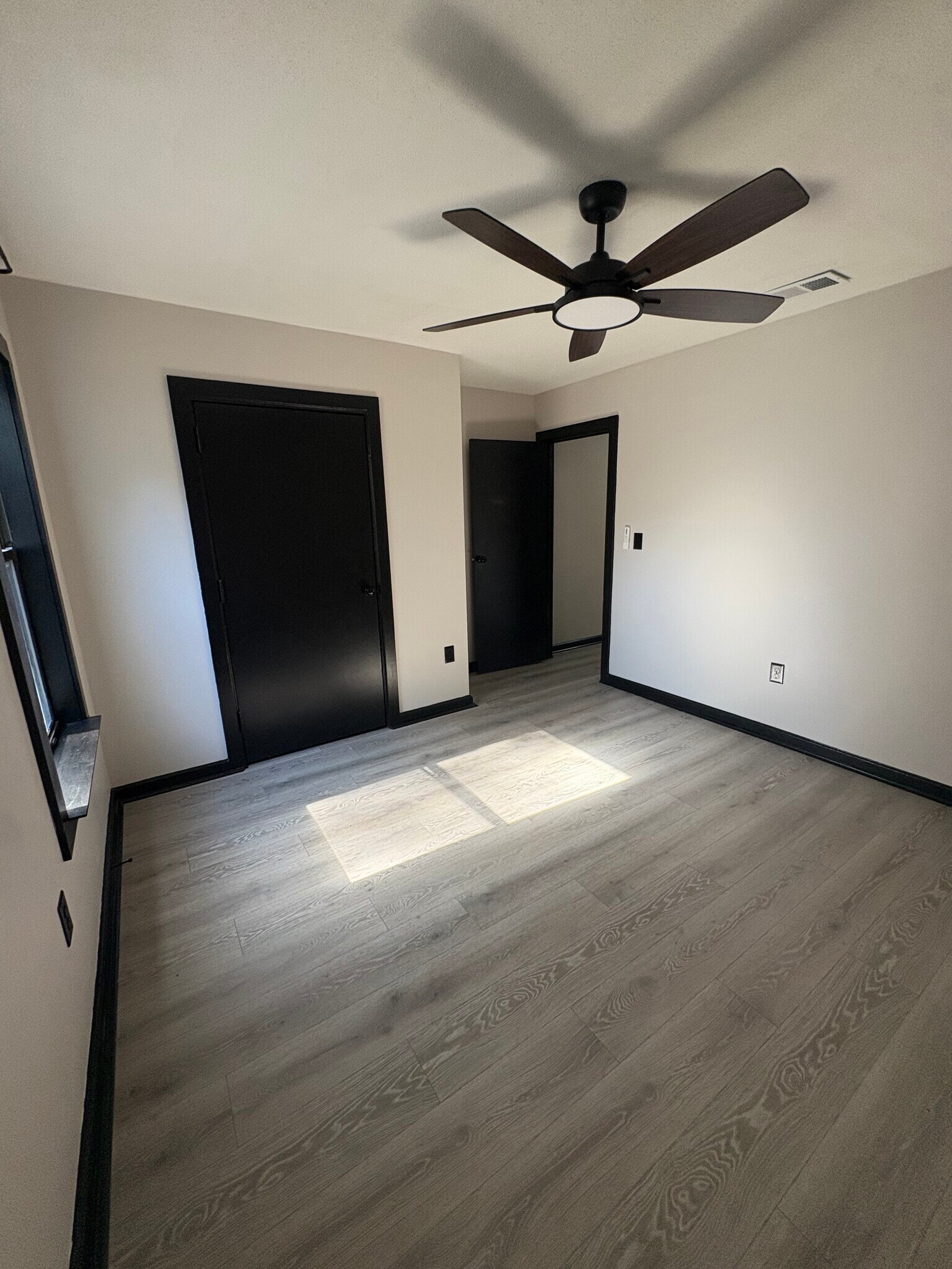 Master with closet - 613 E Williams Ave