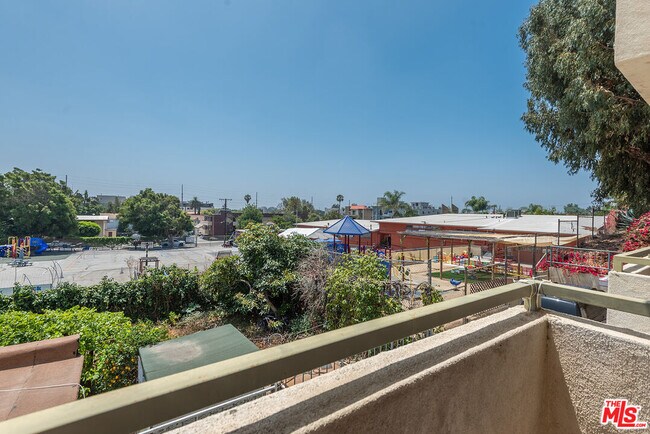 Building Photo - 11540 Rochester Ave