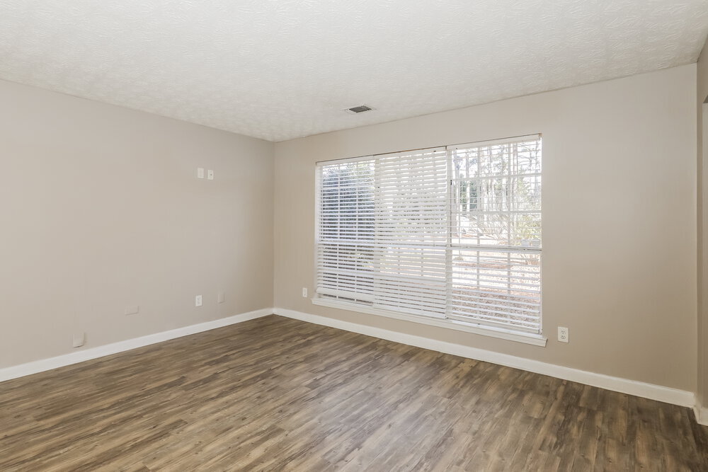 Building Photo - 1341 Birdsong Ln