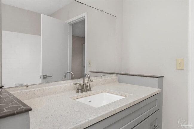 Building Photo - 3411 Green Briar Pkwy