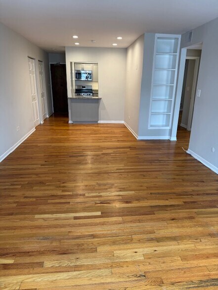 Dining Room - 1750 N Mohawk St