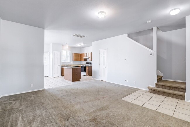 Building Photo - 10302 Lateleaf Oak