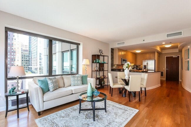 Building Photo - 130 N Garland Ct