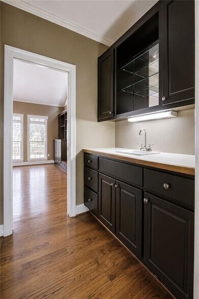 Building Photo - 9485 Nesbit Lakes Dr