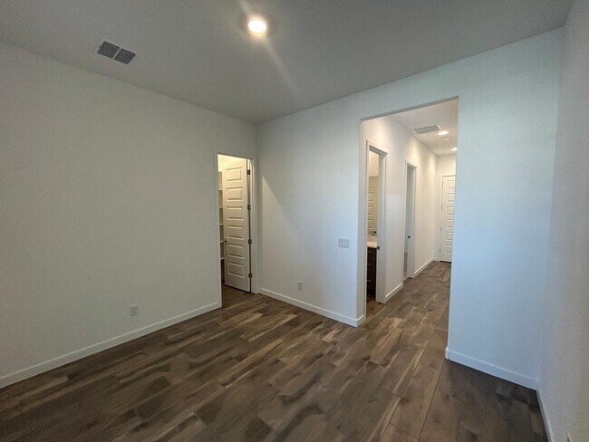 Building Photo - 25509 N 149th Ave