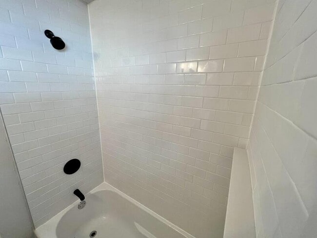 Building Photo - 407 N 42nd St
