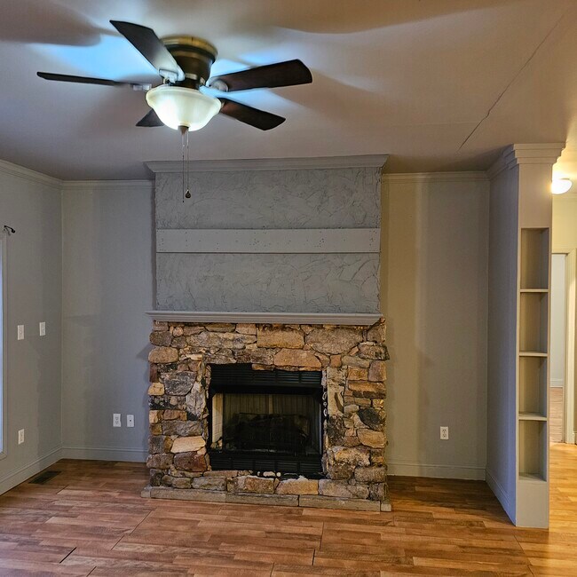 Building Photo - 21 Little Oak Rd