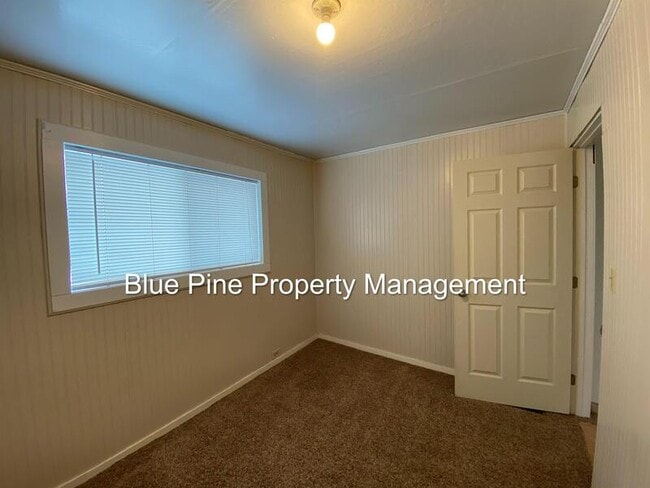 Building Photo - 53 N 4400 E