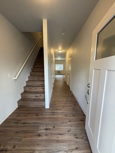 Building Photo - 8001 Oneil Rd NE