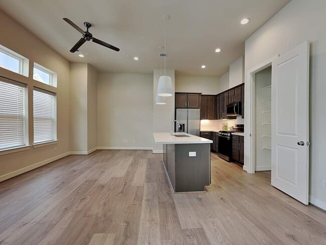 Building Photo - 6373 Paddington Bnd Dr