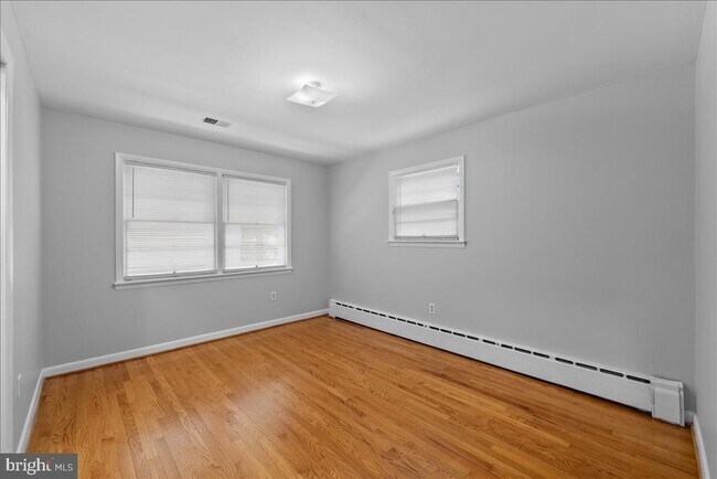 Building Photo - 3035 Hazelton St