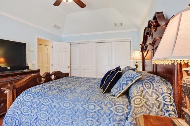 Building Photo - 8900 Carroll Manor Dr