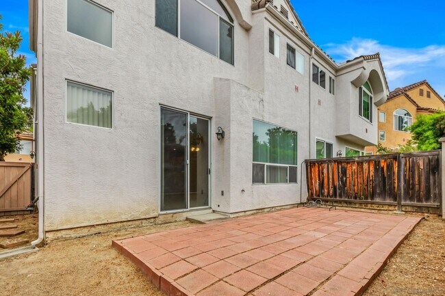 Building Photo - 5544 Renaissance