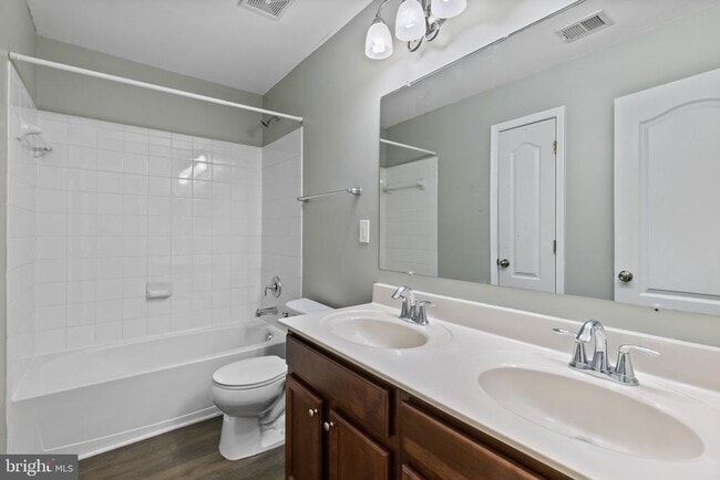 Building Photo - 7544 Stonehouse Run Dr