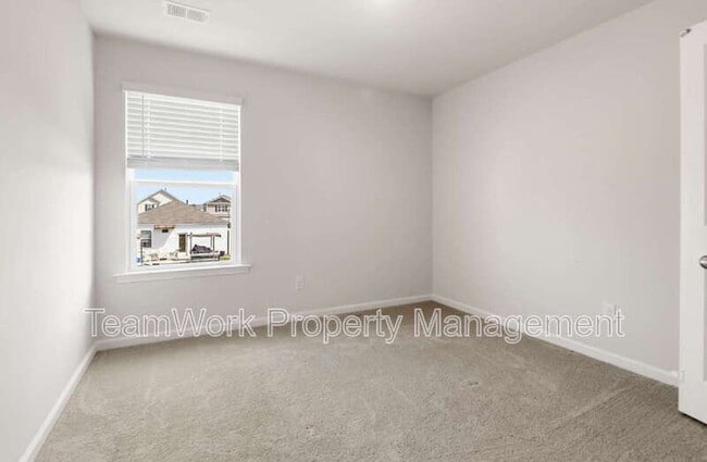 Building Photo - 806 Lilyford Ln