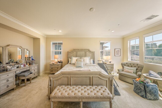 Building Photo - Altair Mansion, 24 Hour Guarded, 5Bed|6bath, Nearly 5000sqf